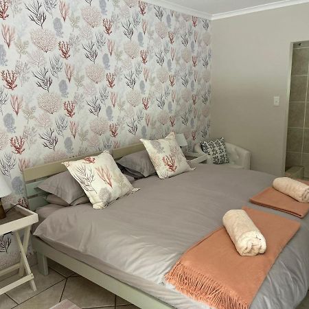 Room In Apartment - Cozy Crner, Home Away From Home, Near Pristine Beaches Num3 Langebaan Exterior photo